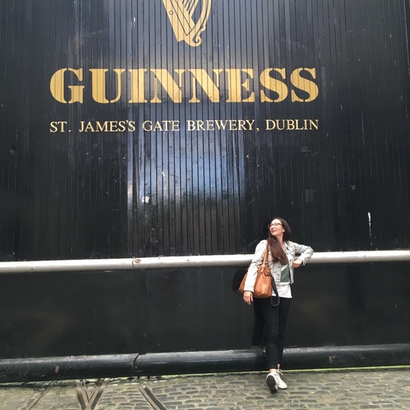 Meet your Posher, Paulina! - Picture 2 of 5